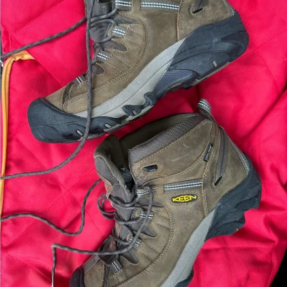 Men's Brown Hiking Shoes - Picture 2 of 8